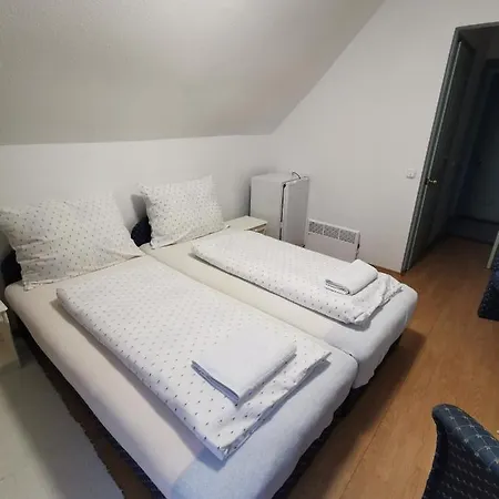 Guest house Gabi Maganszallashely Zalasarszeg